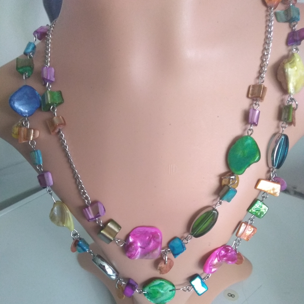 Colorfull Shell Necklace and Earring Set.